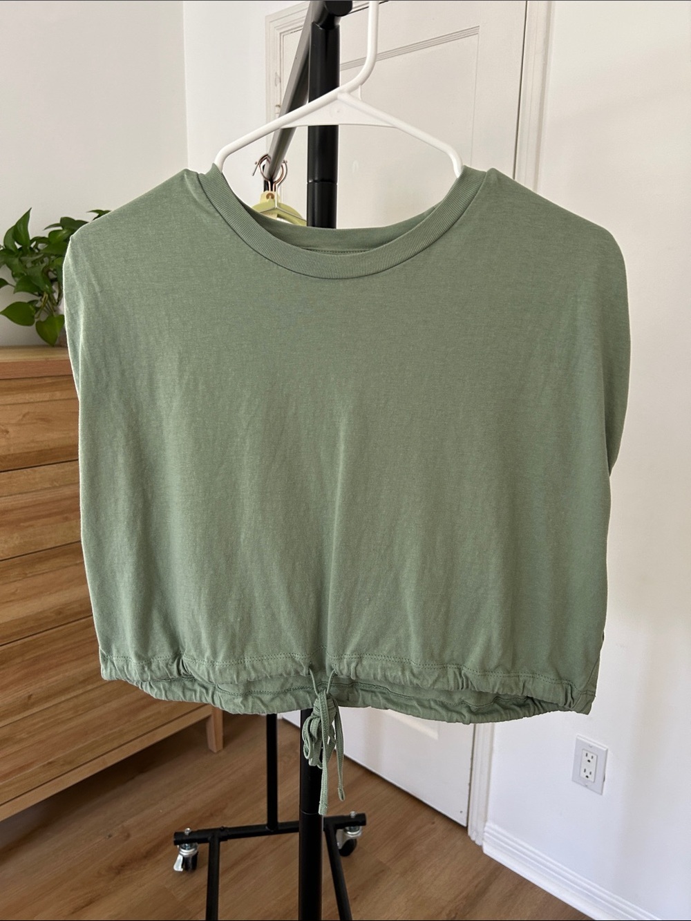Zara Cropped Tee Tank. Size large. PTP 21”. Drawstring on bottom hem.